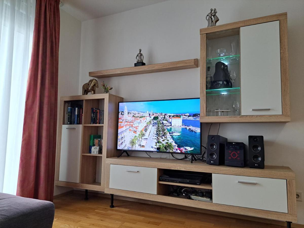 Mariposa, Apartment With Balcony, Private Parking In The Garage, Near The Biggest Shopping Center Mall Of سبليت المظهر الخارجي الصورة