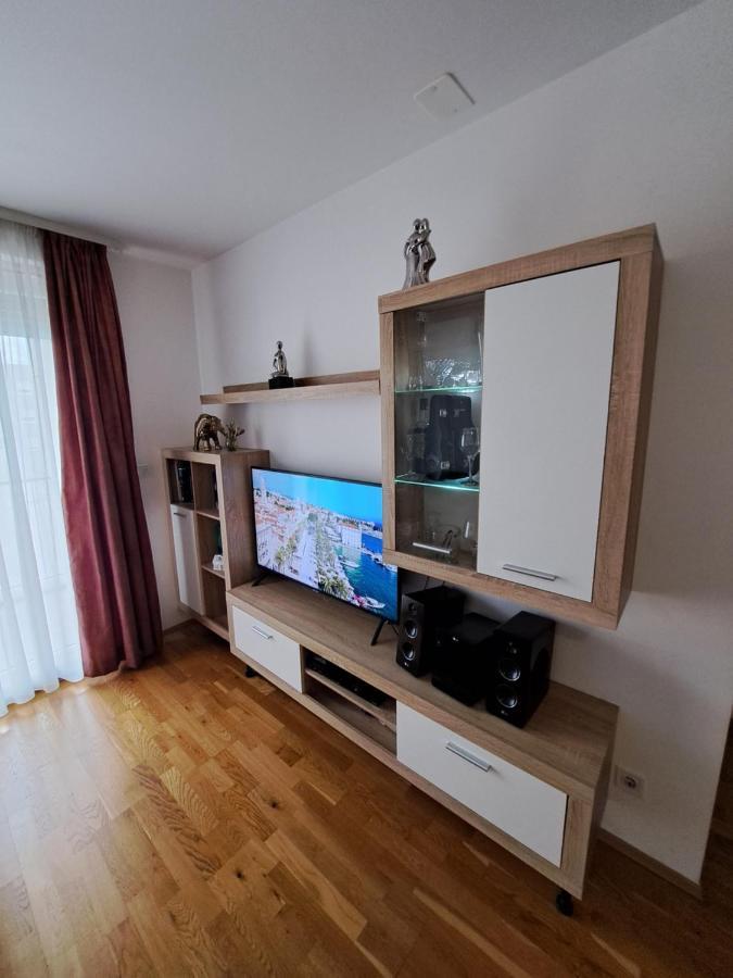 Mariposa, Apartment With Balcony, Private Parking In The Garage, Near The Biggest Shopping Center Mall Of سبليت المظهر الخارجي الصورة