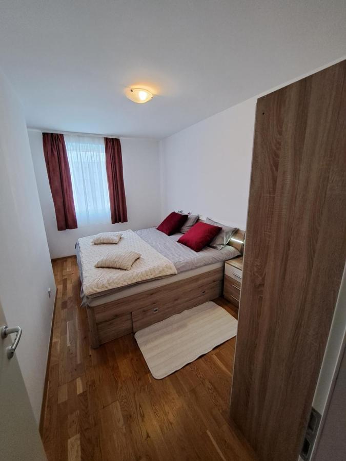 Mariposa, Apartment With Balcony, Private Parking In The Garage, Near The Biggest Shopping Center Mall Of سبليت المظهر الخارجي الصورة